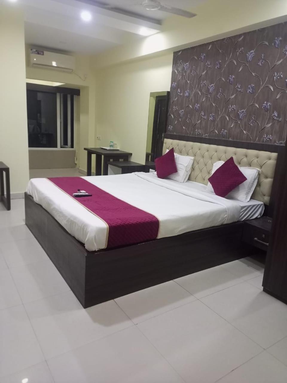 Hotel Eco Park New Town Экстерьер фото